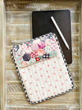 Load image into Gallery viewer, Quilted iPad Case PDF Download Pattern
