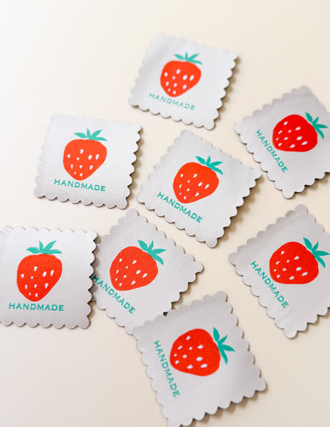 Scalloped Strawberry Woven Labels