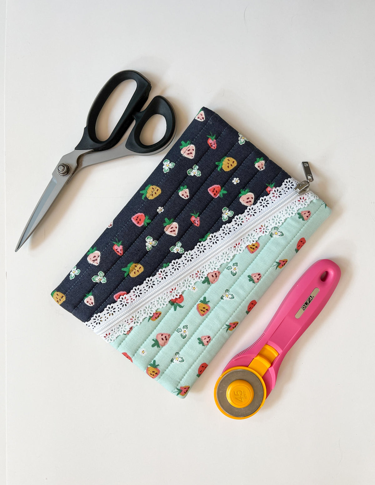 Two Tone Zipper Pouch PDF Download Pattern – Sewing Illustration