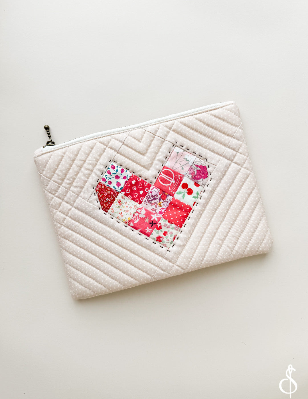 Heart Zipper Pouch PDF Download Pattern – Sewing Illustration