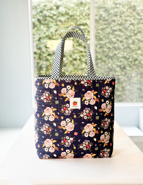 Quilter's Big Tote Pattern (PAPER) – Sewing Illustration