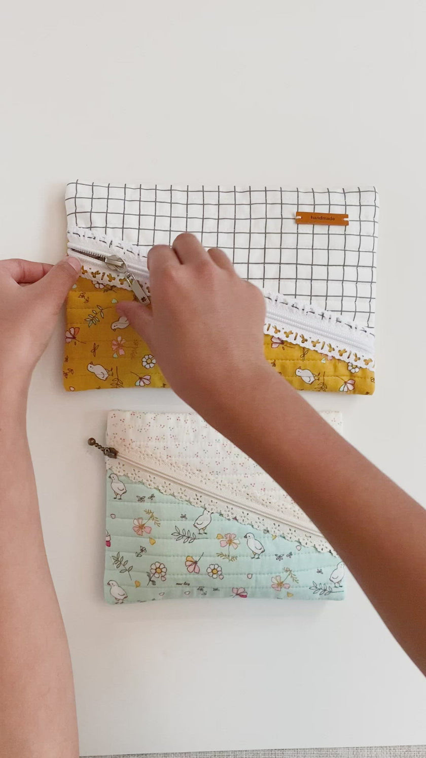 Two Tone Zipper Pouch PDF Download Pattern – Sewing Illustration