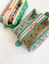 Load image into Gallery viewer, Clearly Carry All Pouch PDF Download Pattern
