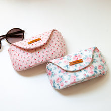 Load image into Gallery viewer, Floral Glasses Case PDF Download Pattern
