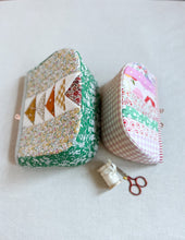 Load image into Gallery viewer, Half Moon Zip Pouch PDF Download Pattern
