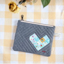 Load image into Gallery viewer, Heart Zipper Pouch PDF Download Pattern
