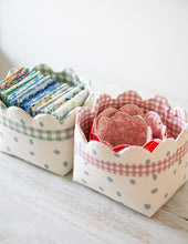 Load image into Gallery viewer, Scalloped Basket Set PDF Download Pattern
