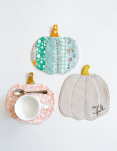Load image into Gallery viewer, Pumpkin Coasters PDF Download Pattern
