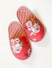 Load image into Gallery viewer, Cozy Slippers PDF Download Pattern
