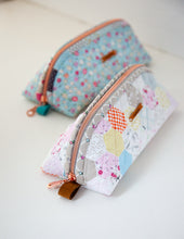 Load image into Gallery viewer, Trixie Zip Pouch PDF Download Pattern
